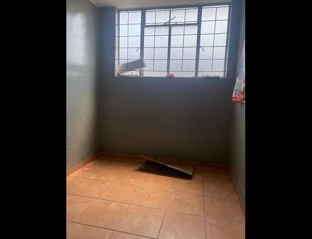 285M² WAREHOUSE TO LET IN SPARTAN